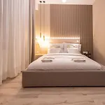 Hotel Karoly Boutique Suites, Location By Bqa 4*