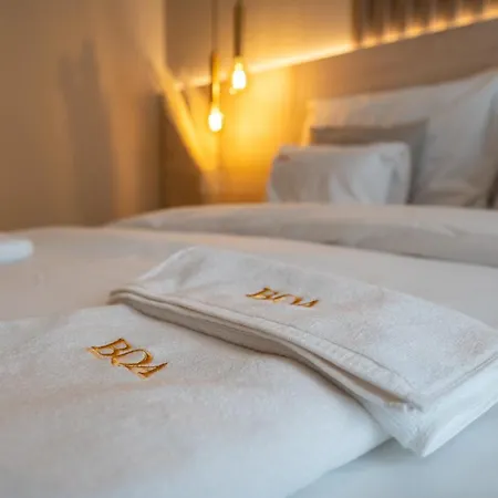 Karoly Boutique Suites, Location By Bqa Отель