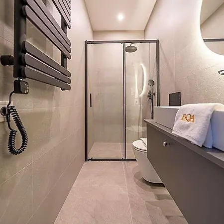 Hotel Karoly Boutique Suites, Location By Bqa