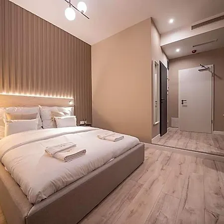 Hotel Karoly Boutique Suites, Location By Bqa 4*