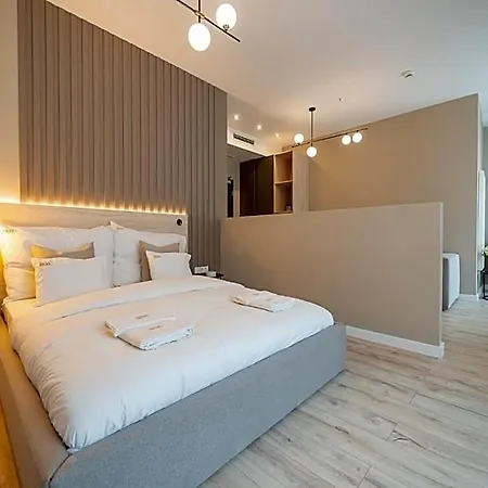 Hotel Karoly Boutique Suites, Location By Bqa 4*