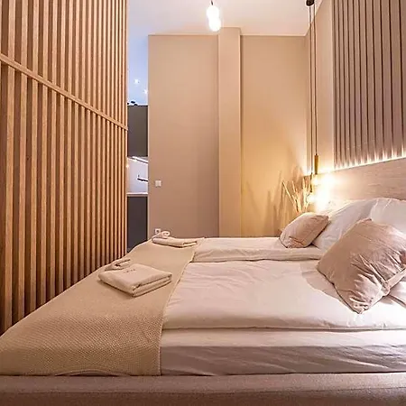 Hotel Karoly Boutique Suites, Location By Bqa 4*