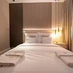 Hotel Karoly Boutique Suites, Location By Bqa 4*