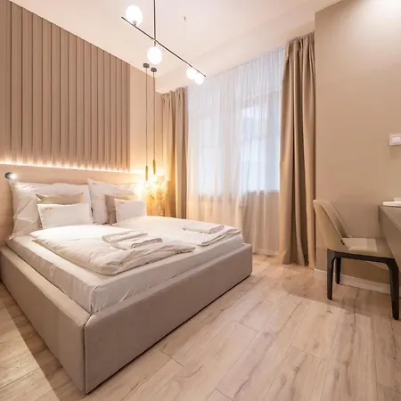 Hotel Karoly Boutique Suites, Location By Bqa 4*